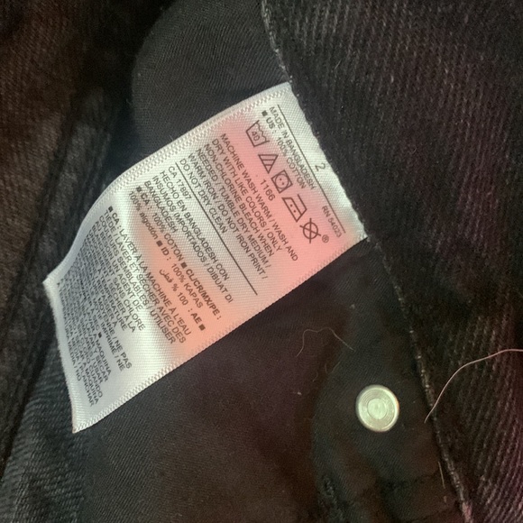 Black denim shorts size 2 - Picture 3 of 4